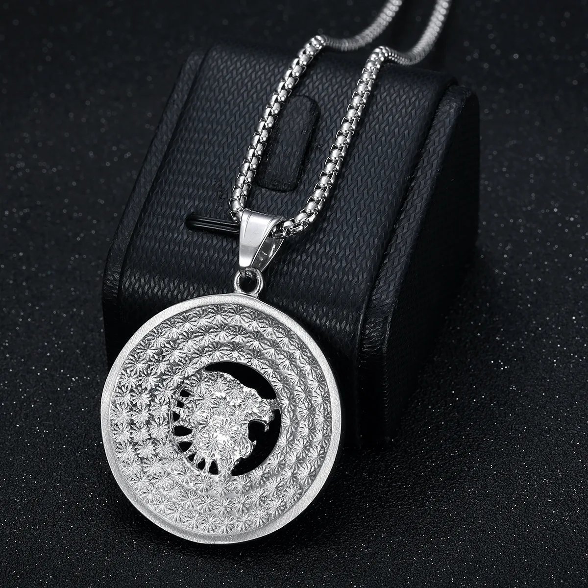 Hip Hop Lion Stainless Steel Gold Plated Zircon Lion Pendant Necklace Men's Pendant Gift Jewelry Stylish Round Accessories