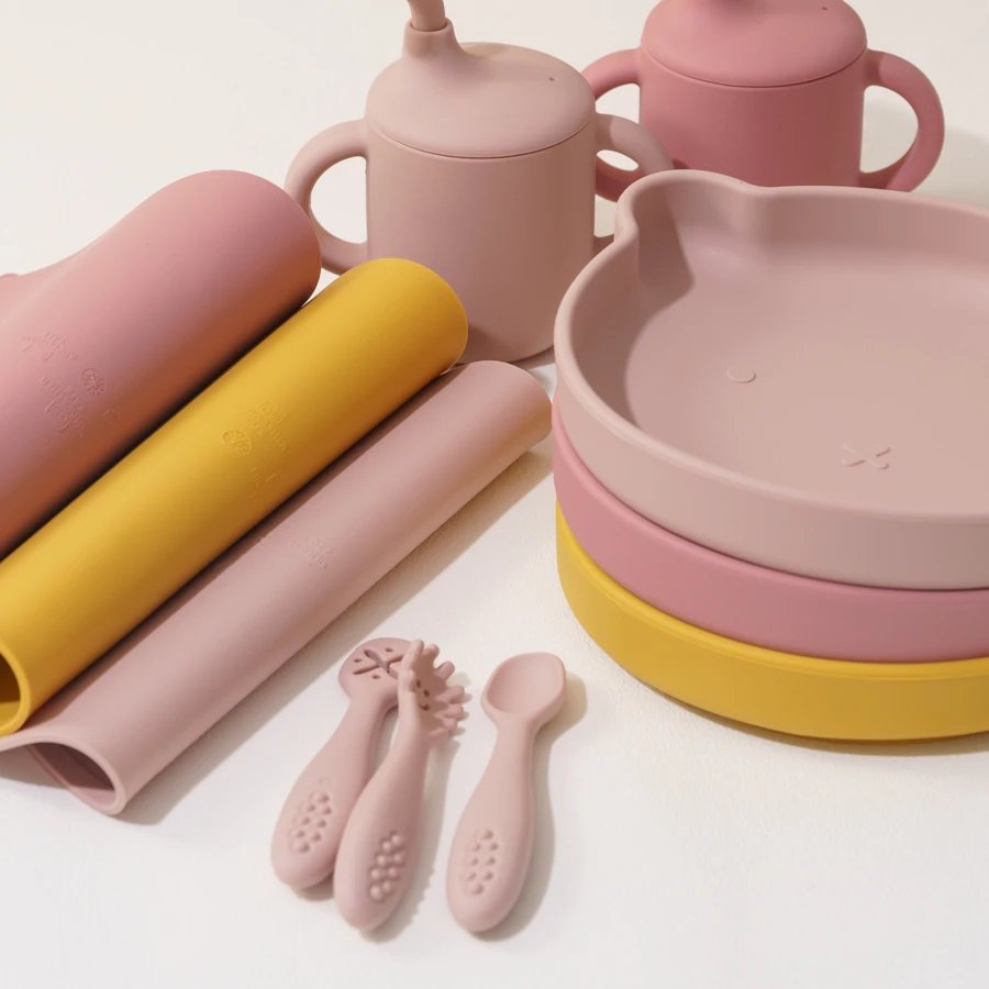 10PCS Silicone Baby Tableware Set Waterproof Bib Suction Plate Bowl Sippy Cup Soft Spoon Fork Portable Placemat Mini Utensils